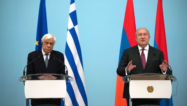 Ermenistan Cumhurbaşkanı Armen Sarkisyan ile Yunanistan Cumhurbaşkanı Prokopis Pavlopulos - Sputnik Türkiye