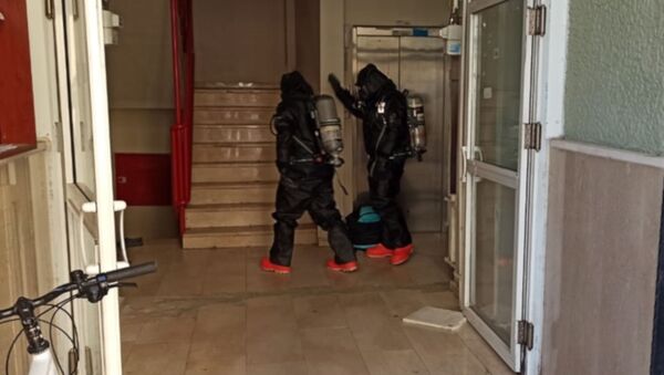 Kimyasal madde ile intihara kalkıştı: 18 kişi hastaneye kaldırıldı - Sputnik Türkiye