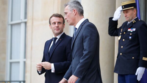 NATO Genel Sekreteri Stoltenberg, Paris'e giderek, 'ittifakın beyin ölümü' açıklaması için Fransa Cumhurbaşkanı Macron'dan açıklama talep etti. - Sputnik Türkiye