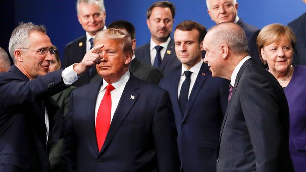 NATO liderler Zirvesi - Cumhurbaşkanı Recep Tayyip Erdoğan -  ABD Başkanı Donald Trump -  Jens Stoltenberg - Emmanuel Macron - Angela Merkel - Sputnik Türkiye