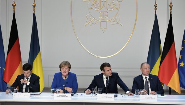 Paris'te dün düzenlenen Donbass konulu 'Normandiya Dörtlüsü' zirvesinde Rusya, Ukrayna, Fransa ve Almanya liderleri: Putin - Macron - Merkel - Zelenskiy  - Sputnik Türkiye
