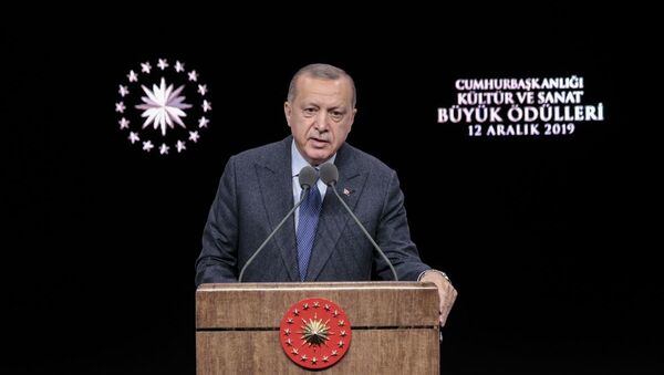 Türkiye Cumhurbaşkanı Recep Tayyip Erdoğan, Beştepe Millet Kongre ve Kültür Merkezi'nde düzenlenen Cumhurbaşkanlığı Kültür Sanat Büyük Ödülleri Töreni'ne katıldı - Sputnik Türkiye