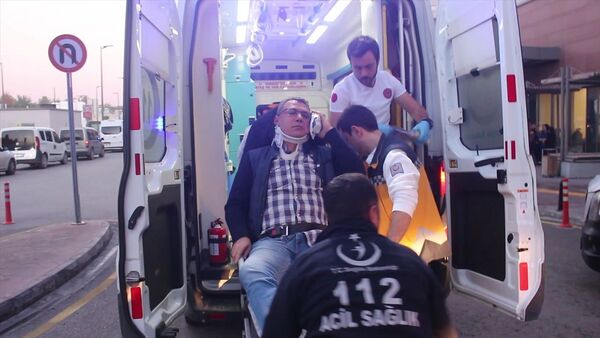 Adana'da sistem arızası nedeniyle hastanın tahlil sonuçlarına bakamadığı iddia edilen aile hekiminin hasta eşi ve yakınlarınca darbedildiği ileri sürüldü - Sputnik Türkiye