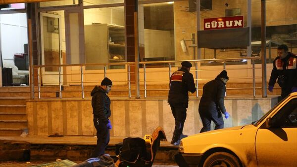 Kastamonu'nun Taşköprü ilçesinde iki aile arasında çıkan silahlı kavgada 3 kişi öldü, 2 kişi yaralandı. - Sputnik Türkiye
