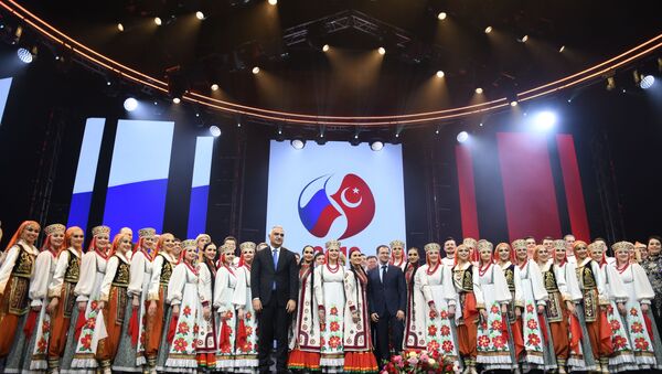 Nisan 2018’de Moskova’daki Büyük Tiyatro’da sahnelenen ‘Truva’ operasıyla açılışı yapılan 2019 Türkiye-Rusya Karşılıklı Kültür ve Turizm Yılı’nın kapanış etkinliği, İstanbul'da gerçekleşti. - Sputnik Türkiye