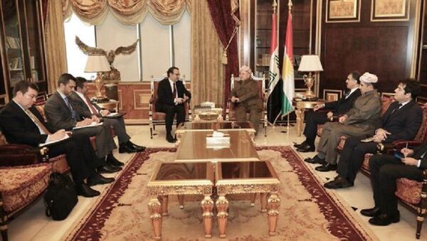 ABD Dışişleri Bakanı'nın Yakın Doğu İşlerinden Sorumlu Yardımcısı David Schenker, eski IKBY Başkanı Mesud Barzani ile görüştü. - Sputnik Türkiye
