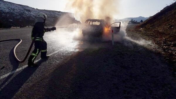 Muğla'da araç seyir halindeyken yandı - Sputnik Türkiye