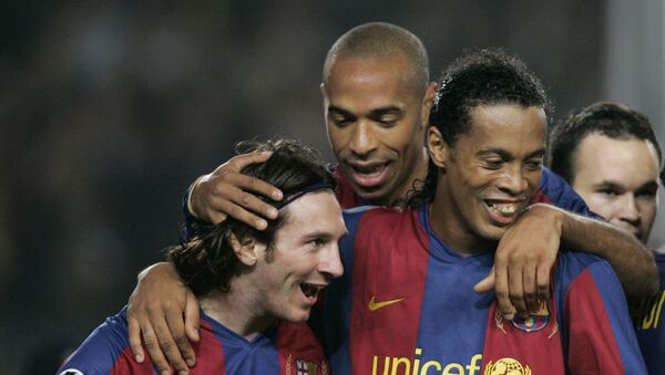Messi,  Ronaldinho ve Thierry Henry - Sputnik Türkiye