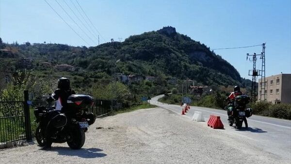 Konya'dan Kastamonu'ya izinsiz giden 3 motosiklet sürücüsüne ceza - Sputnik Türkiye