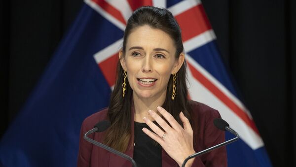 Yeni Zelanda Başbakanı Jacinda Ardern, koronavirüs salgınına karşı verdikleri savaşı kazandıklarını belirterek, karantina önlemlerinin gevşetileceğini duyurdu. - Sputnik Türkiye