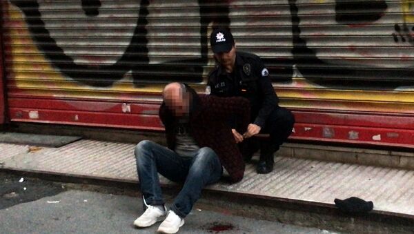 Beyoğlu'nda 5 yaşındaki kız çocuğuna taciz girişiminde bulunan adam suçüstü yakalandı - Sputnik Türkiye