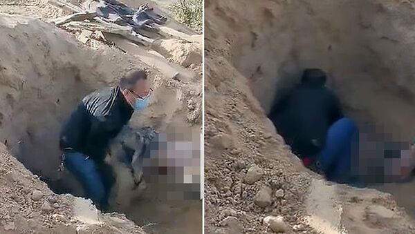 Çin'de bir adam engelli annesini diri diri gömdü - Sputnik Türkiye