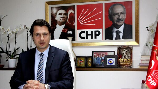 CHP İzmir İl Başkanı Deniz Yücel  - Sputnik Türkiye