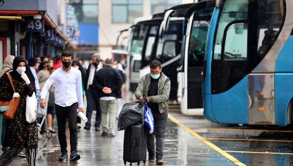 otobüs - bagaj - otogar - maske - koronavirüs - seyahat  - Esenler'deki 15 Temmuz Şehitler Otogarı - Sputnik Türkiye