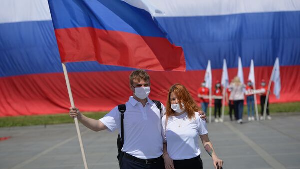 Rusya Günü - Rusya Bayrağı – maske - koronavirüs - Sputnik Türkiye