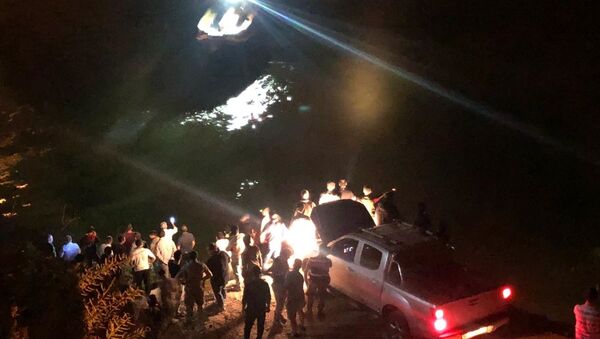 Erzincan'da bir araç nehre düştü - Sputnik Türkiye