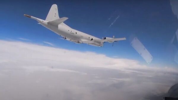 Rus savaş jetleri, Amerikan bombardıman uçaklarına eşlik etti - Sputnik Türkiye