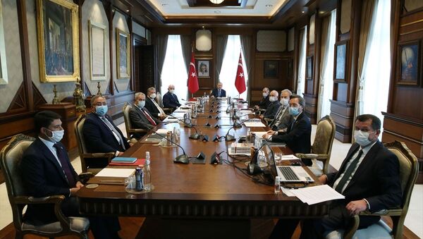 Türkiye Cumhurbaşkanı Recep Tayyip Erdoğan, Cumhurbaşkanlığı Külliyesi'nde Yüksek İstişare Kurulu Toplantısına katıldı. - Sputnik Türkiye
