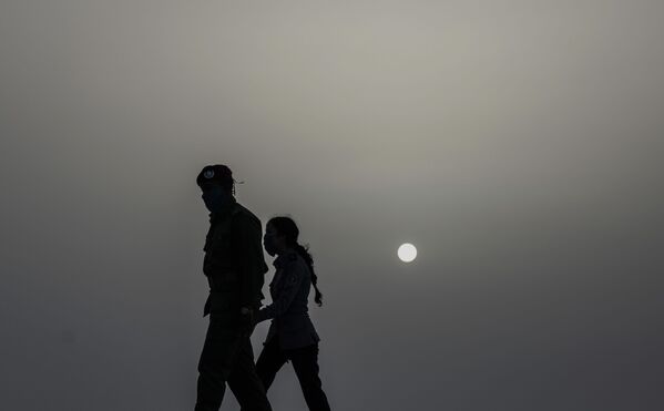 ABD'yi kaplayan Sahra Çölünden toz bulutu - Sputnik Türkiye
