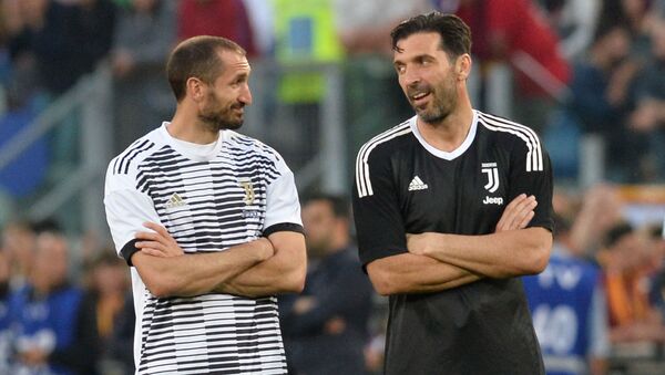 Juventus, Buffon ve Chiellini'nin sözleşmelerini uzattı - Sputnik Türkiye